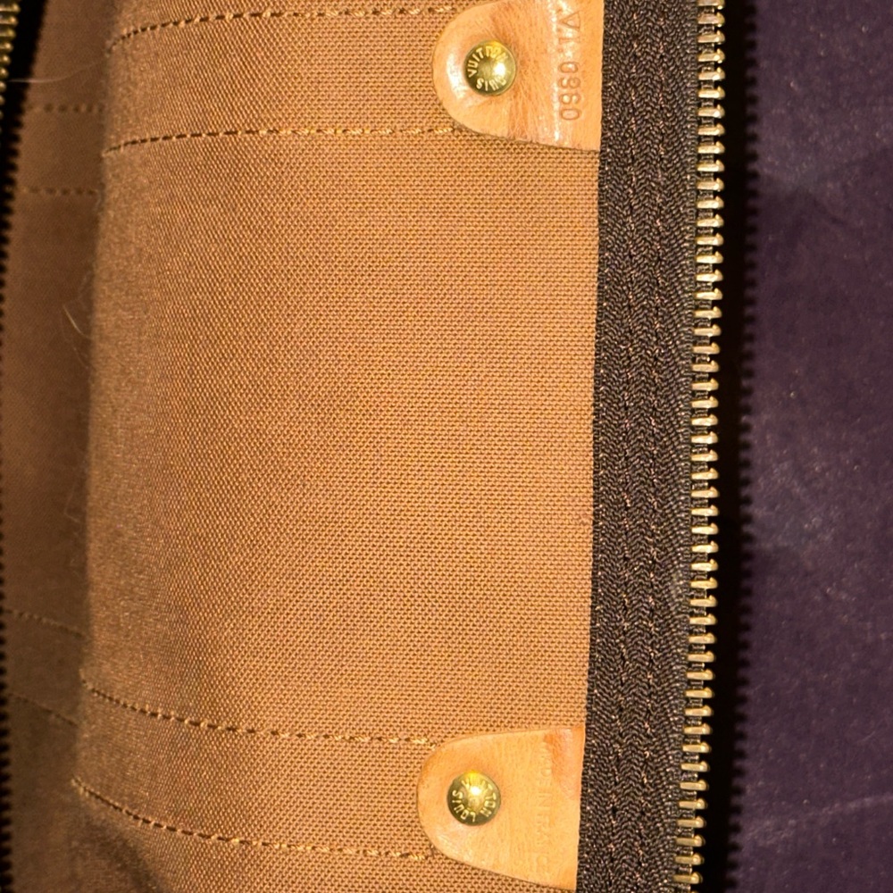 Louis Vuitton Monogram Keepall 45 - Picture 10 of 14